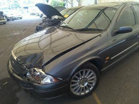 WRECKING 2000 FORD AUII FAIRMONT GHIA FOR PARTS
